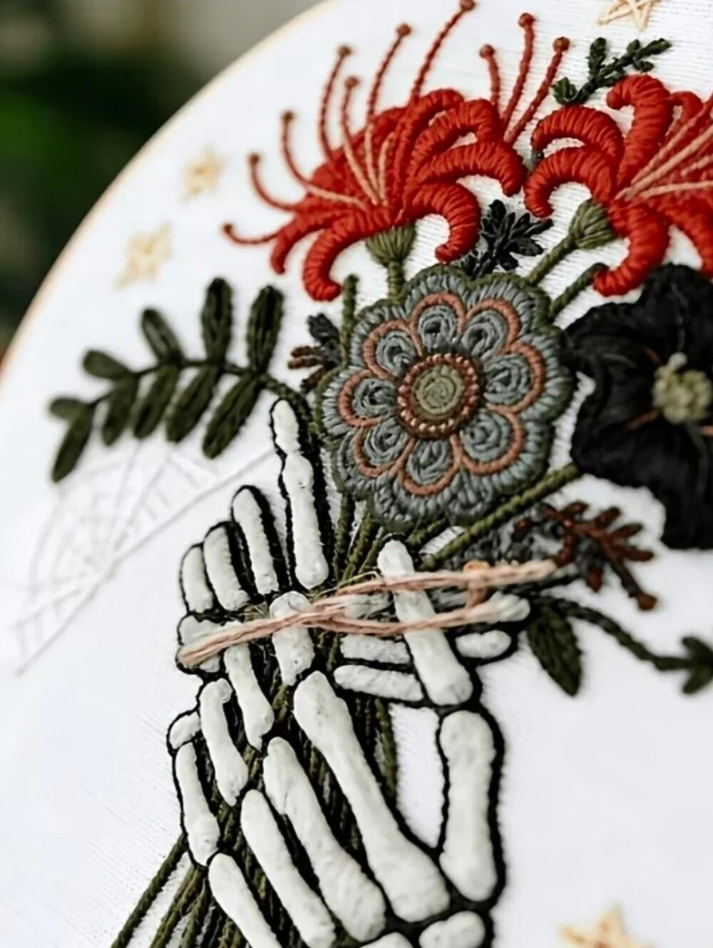 DIY Embroidery for Beginners Craft Kit Skeleton Hands Holding Flowers NWT